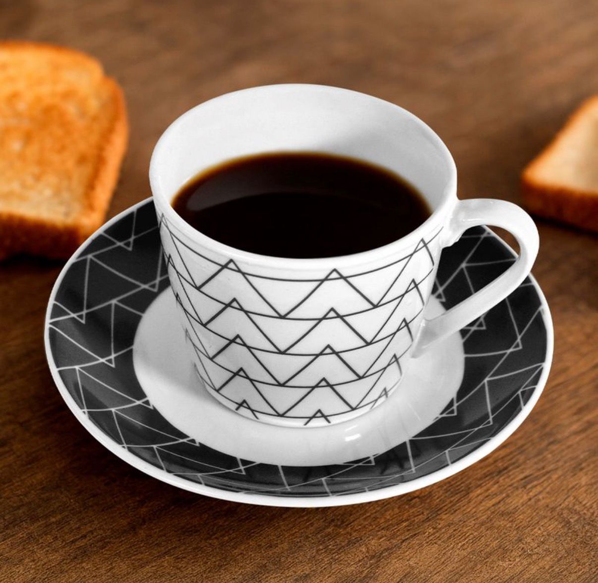 Juego de Tazas con Platos, 8 piezas de Cerámica